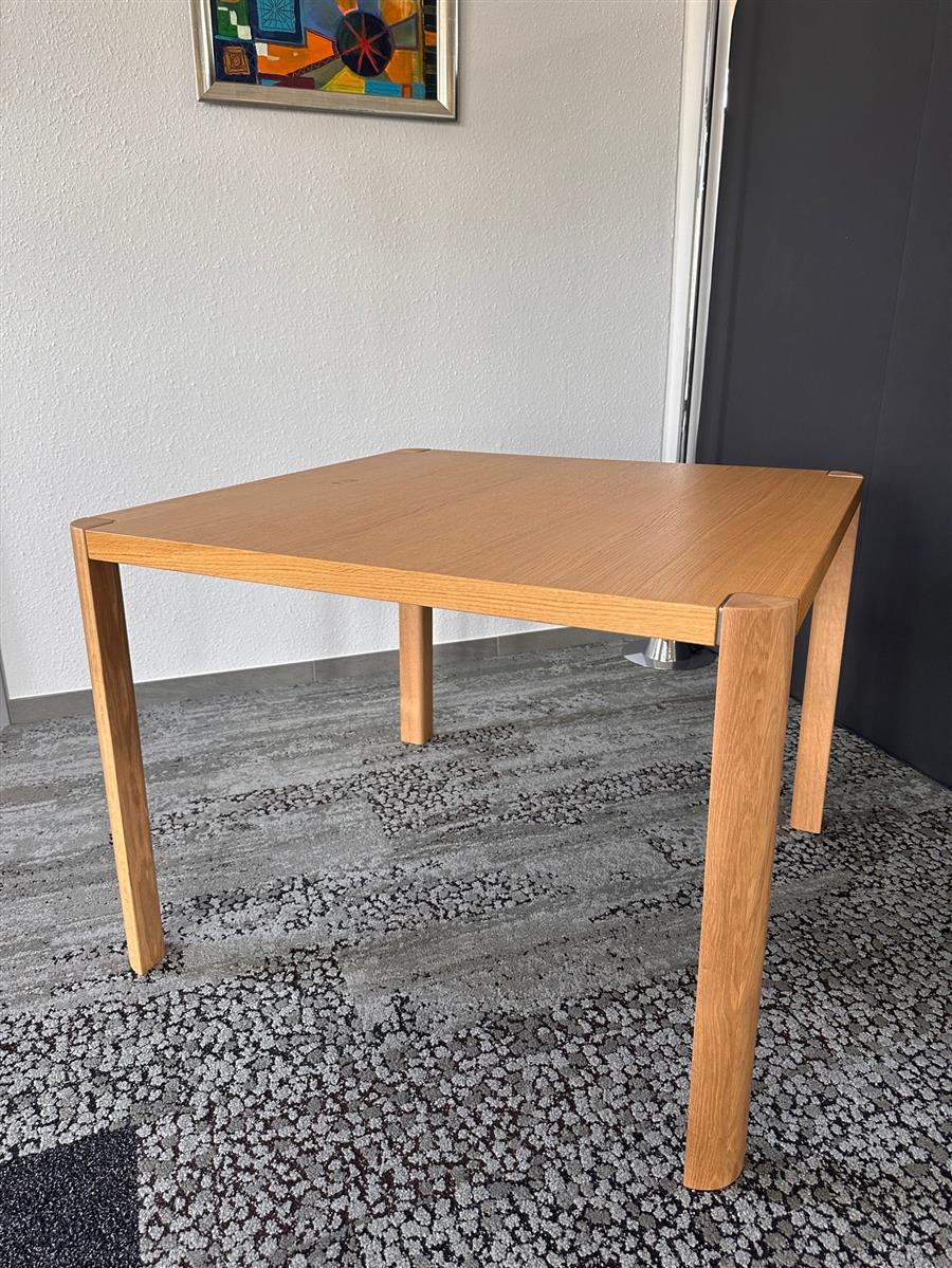 Thonet 1140 Holztisch Ausstellungsstück