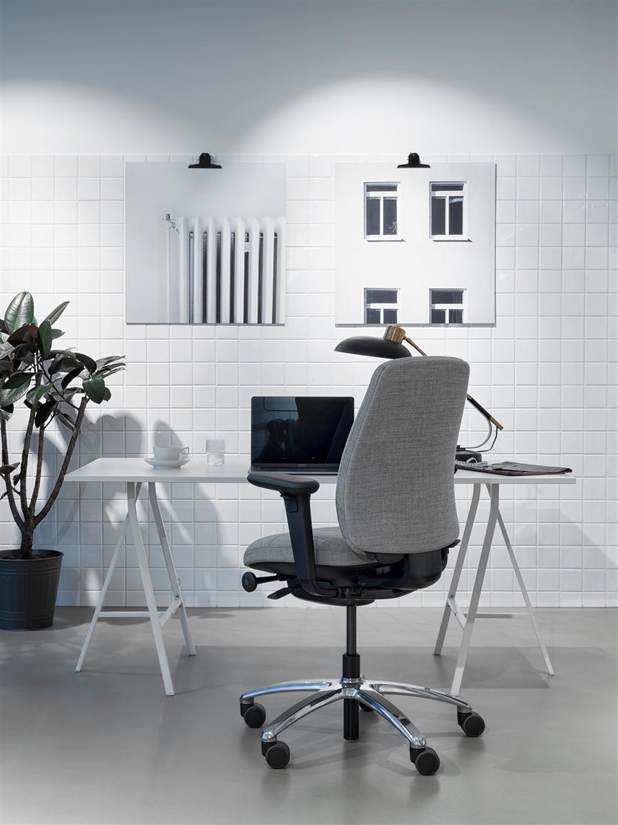 RH New Logic Modell 200 Drehstuhl