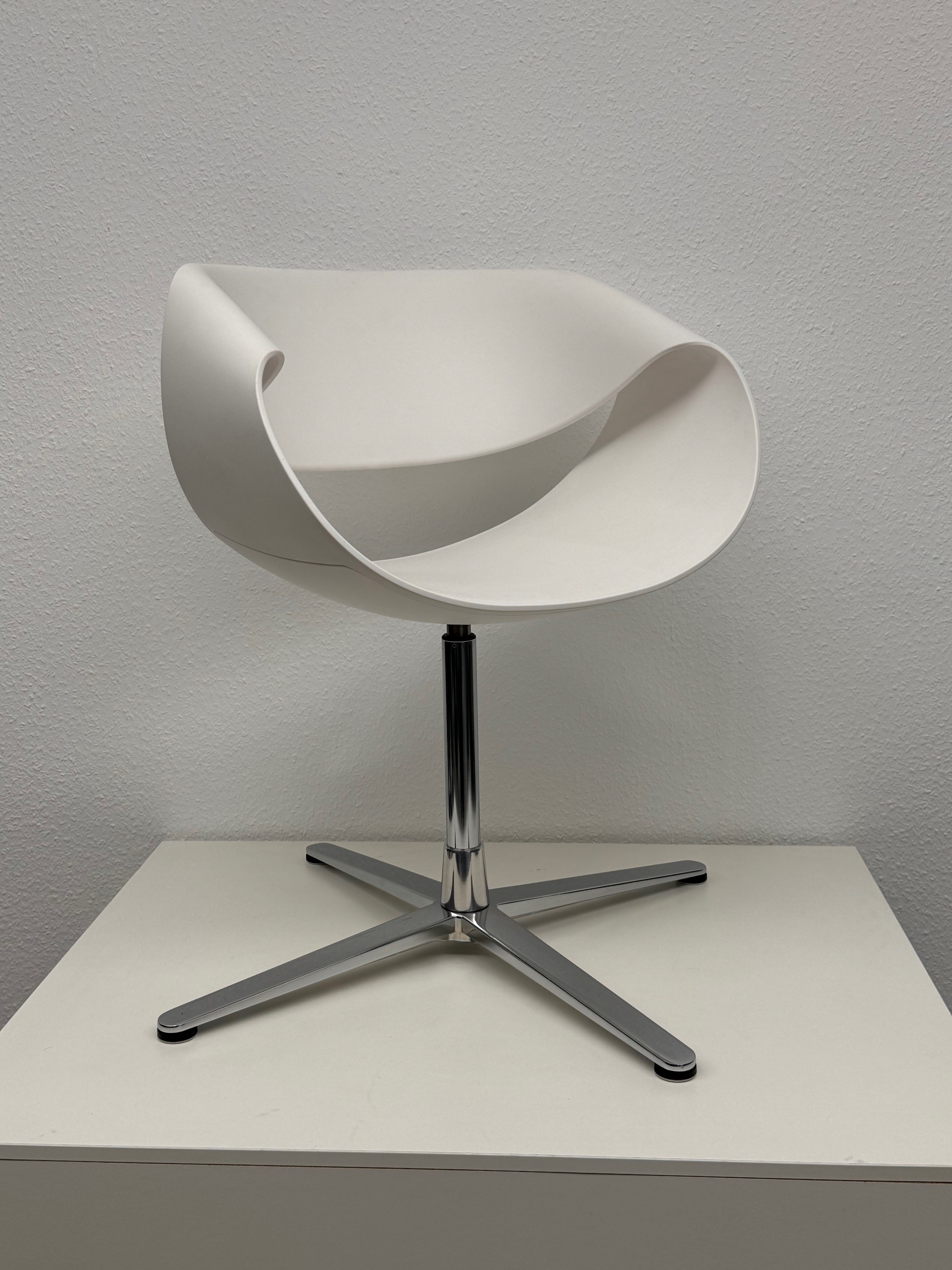 Züco Little Perillo  Weiß Besucherstuhl Ausstellungsstück