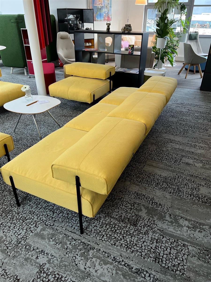Offecct Lucy Kurrein B30 Sofa Gelb Ausstellungsstück