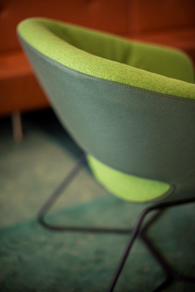 Züco Averio Loungesessel mit Kufengestell, straff gepolstert