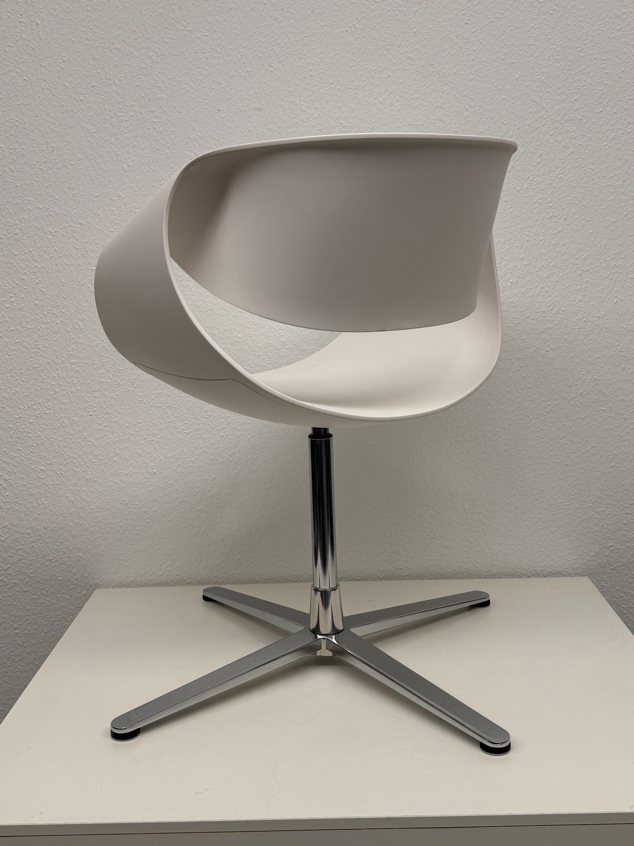 Züco Little Perillo  Weiß Besucherstuhl Ausstellungsstück