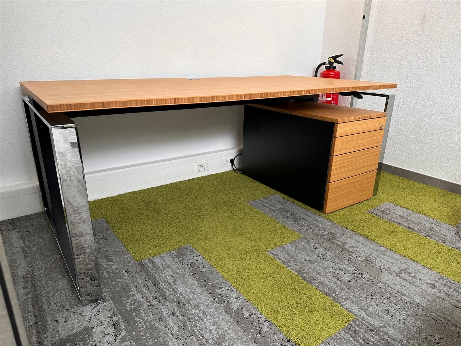 Leuwico Bambus Schreibtisch und Rollcontainer Ausstellungsstück