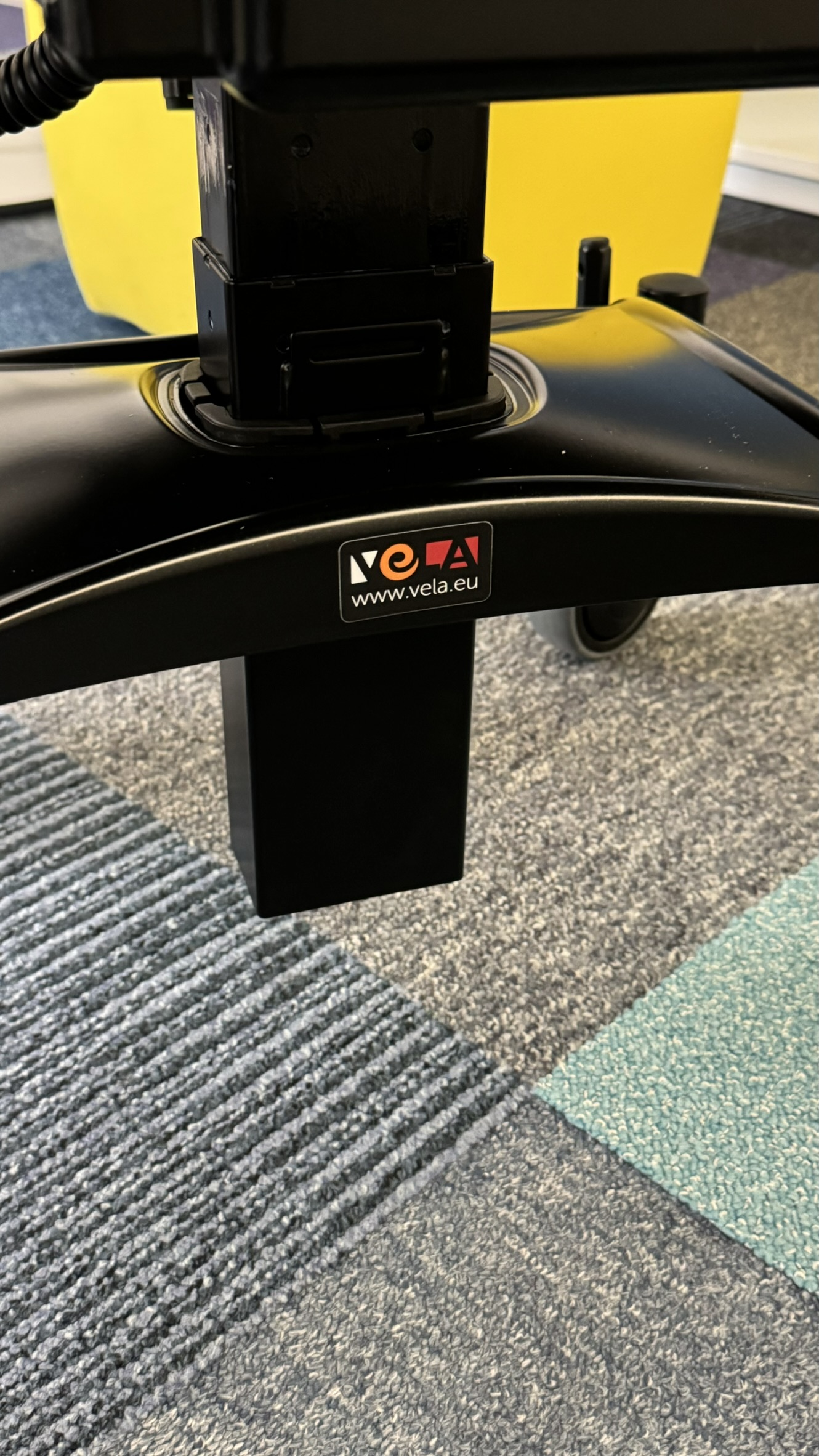 Vela Tango 200EL Therapiestuhl Trippelstuhl Sofort Lieferbar in Stoff Dunkelgrau