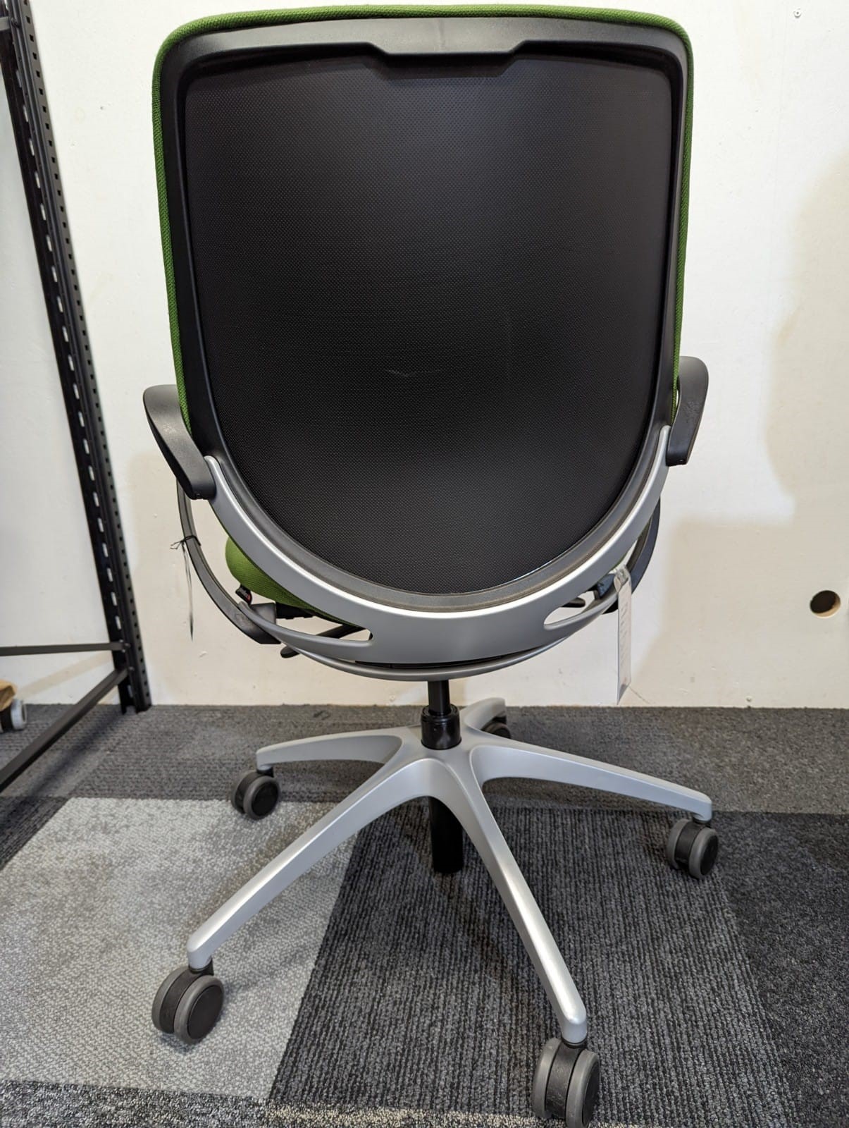 Giroflex 313-8539 Drehstuhl mit Polsterrücken (Ausstellungstück / Musterstuhl)