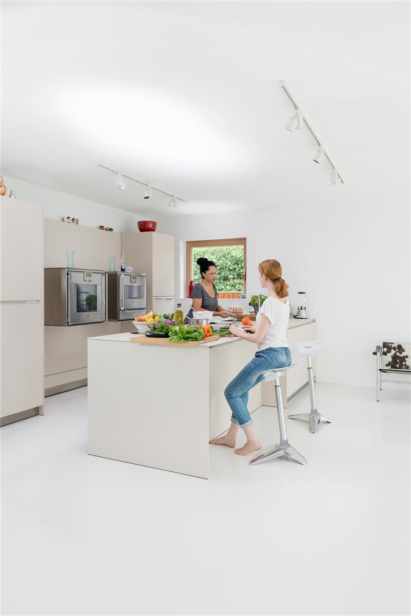 ONGO Stand mit Sattelsitz und optionalem Polster