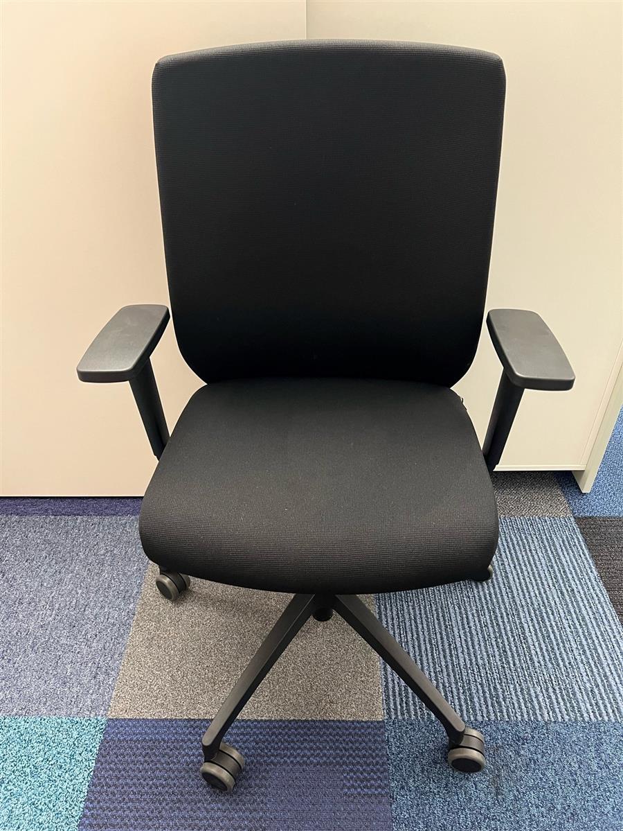 Dauphin Bionec BC29165 Schwarz Drehstuhl Ausstellungsstück