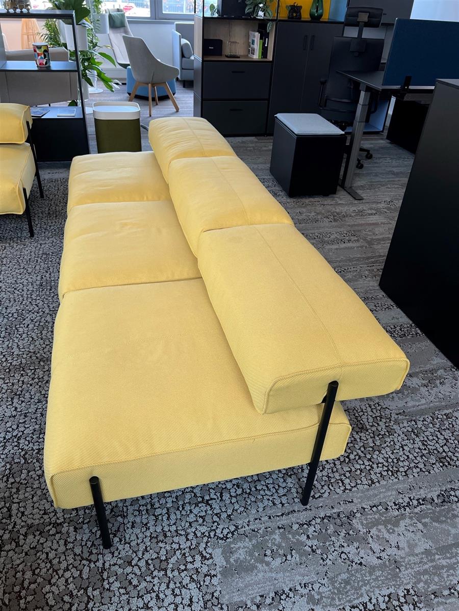 Offecct Lucy Kurrein B30 Sofa Gelb Ausstellungsstück