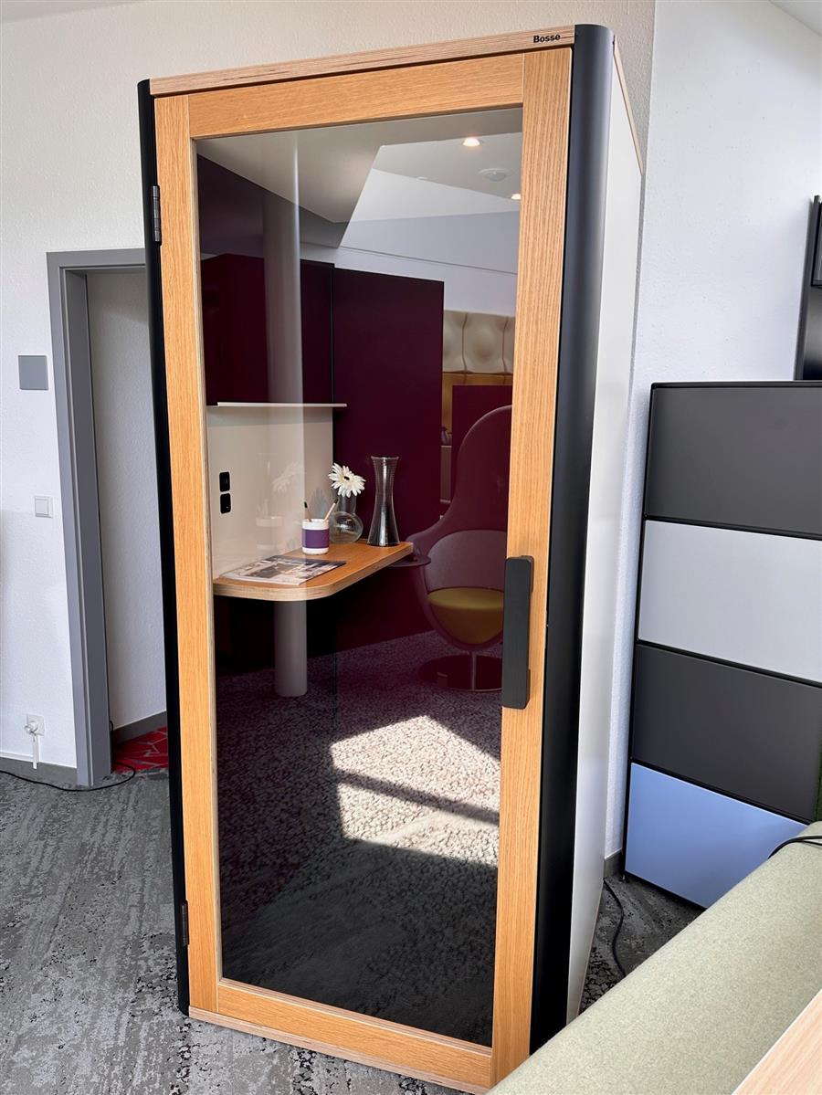 Bosse Bosselino Telefonzelle Ausstellungsstück