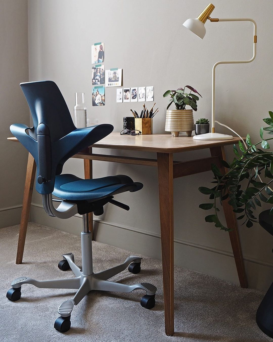 HAG Capisco 8020 Puls Drehstuhl mit Sitzflächenmatte