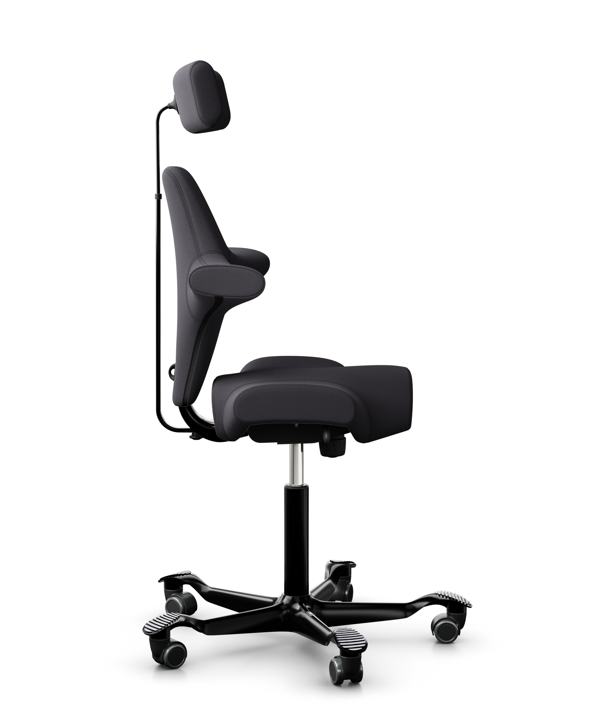 HAG Capisco 8107 Stoff Xtreme Schwarz Gestell Schwarz mit Kopfstütze