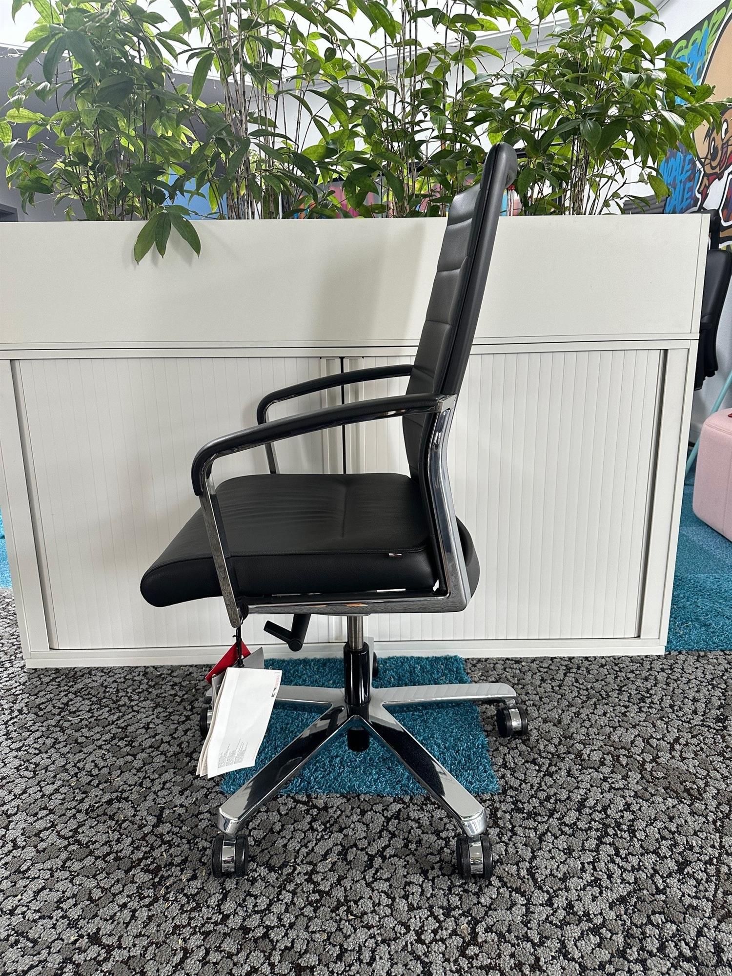 König+Neurath Agenda2 Drehstuhl Leder gesteppt - Sonderpreis