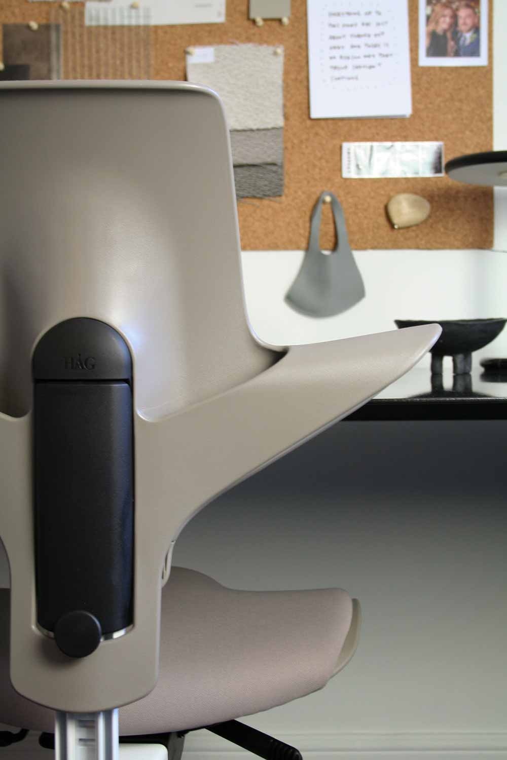 HAG Capisco 8020 Puls Drehstuhl mit Sitzflächenmatte