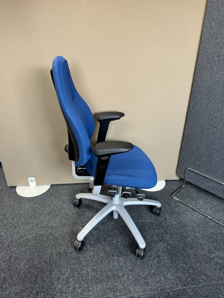 RH Mereo 220 Xtreme Blau Bürodrehstuhl Ausstellungsstück