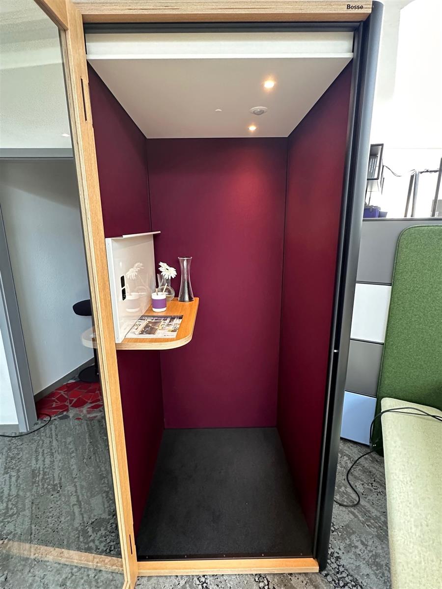 Bosse Bosselino Telefonzelle Ausstellungsstück