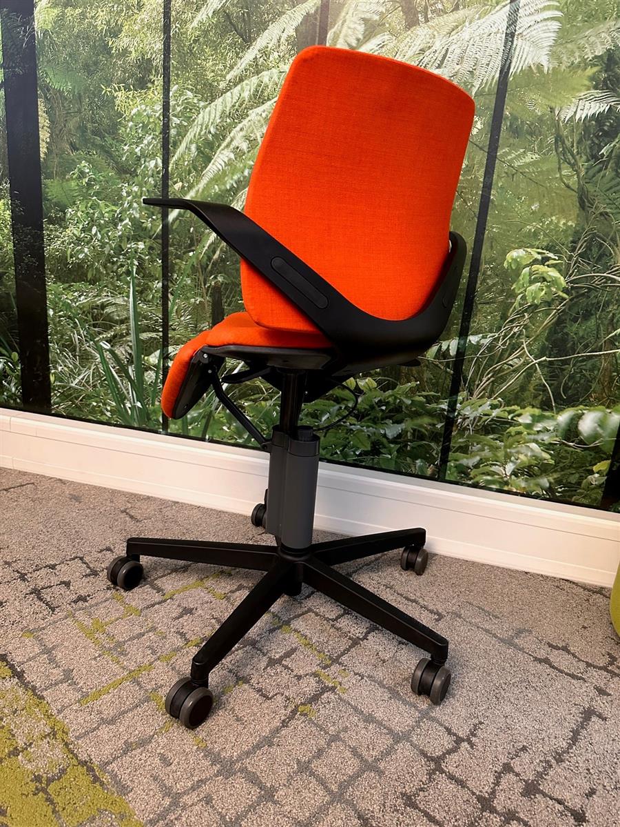 Ongo Wing Steh-Sitz-Bürostuhl Ausstellungsstück