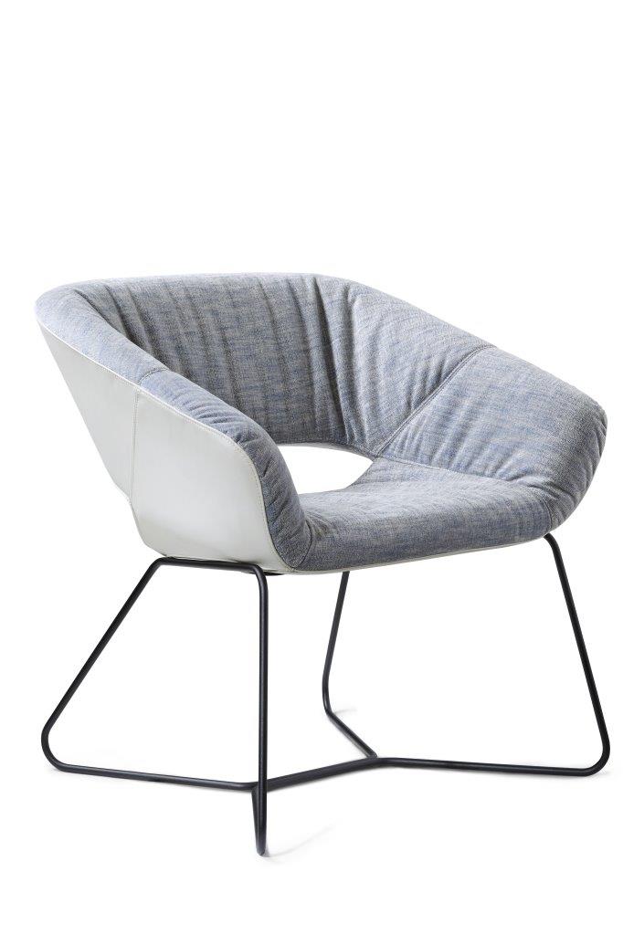 Züco Averio Loungesessel mit Kufengestell, lässig gepolstert