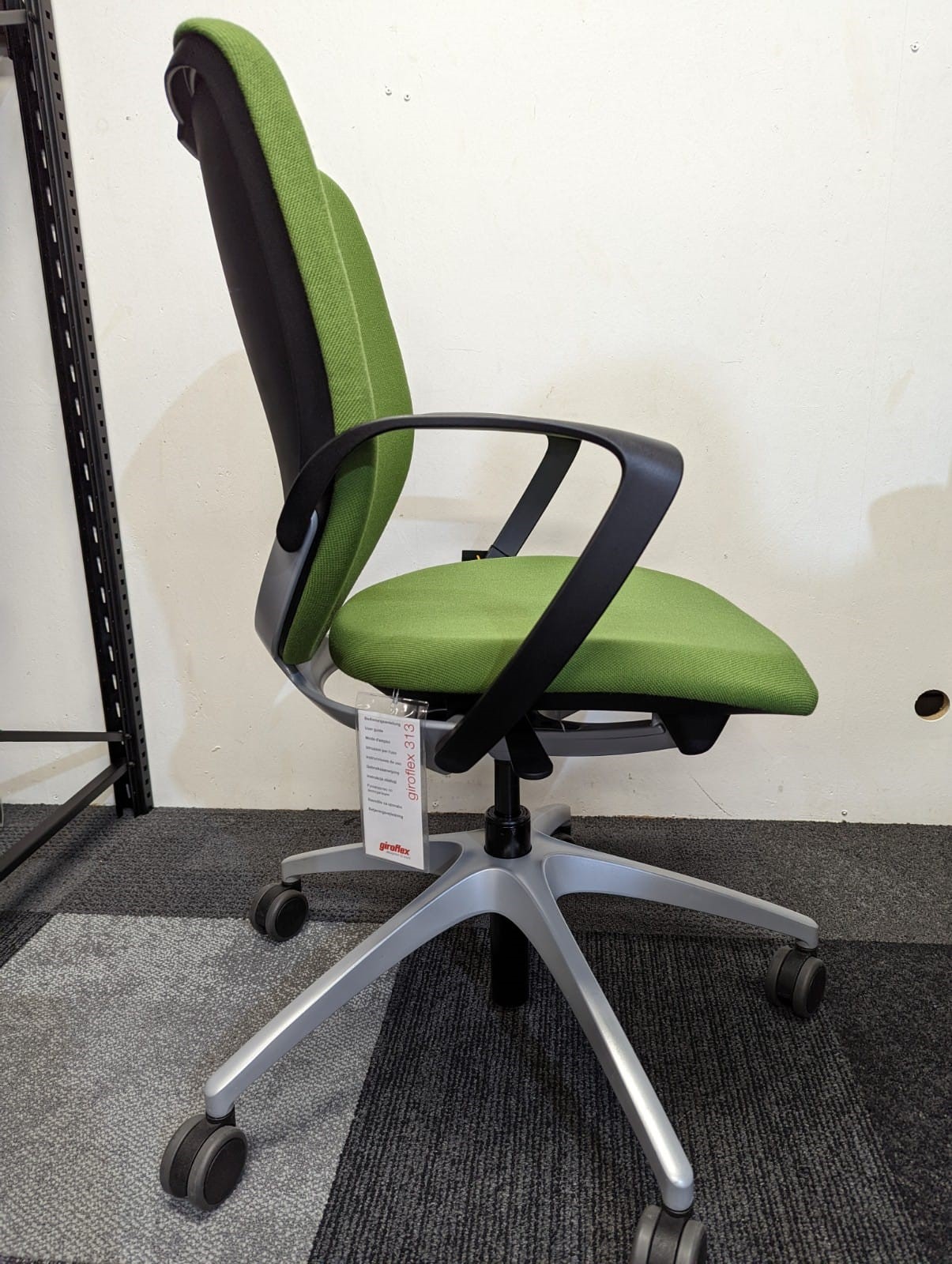 Giroflex 313-8539 Drehstuhl mit Polsterrücken (Ausstellungstück / Musterstuhl)