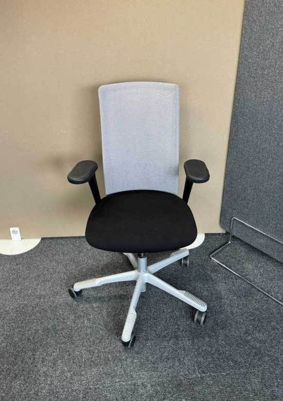 HAG Futu 1100-F001 Bürodrehstuhl Ausstellungsstück