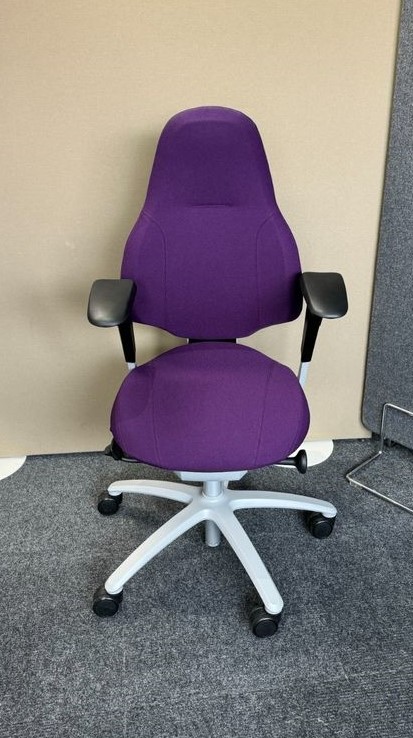 RH Mereo 220 Xtreme Lila Bürodrehstuhl Ausstellungsstück