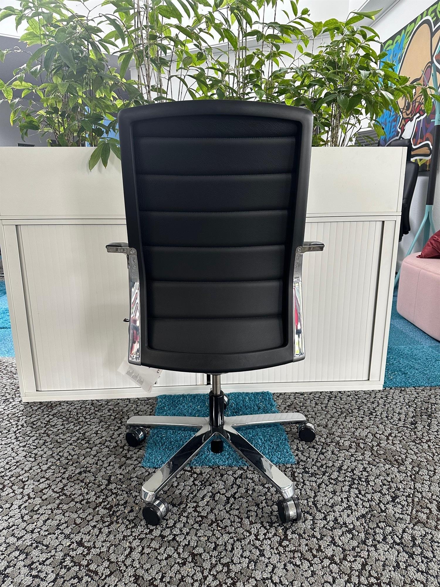 König+Neurath Agenda2 Drehstuhl Leder gesteppt - Sonderpreis