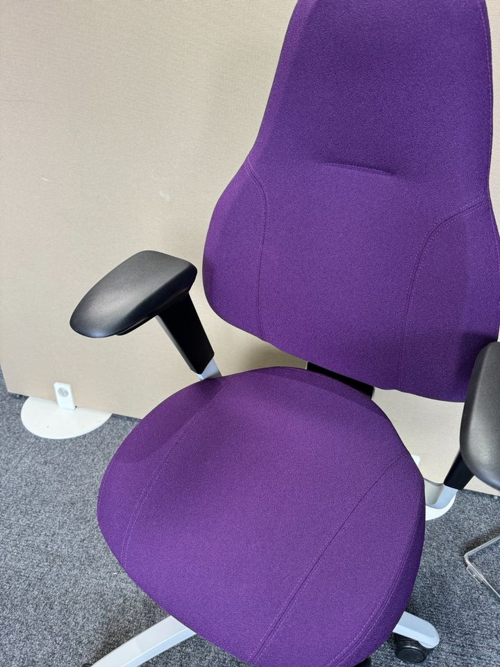 RH Mereo 220 Xtreme Lila Bürodrehstuhl Ausstellungsstück