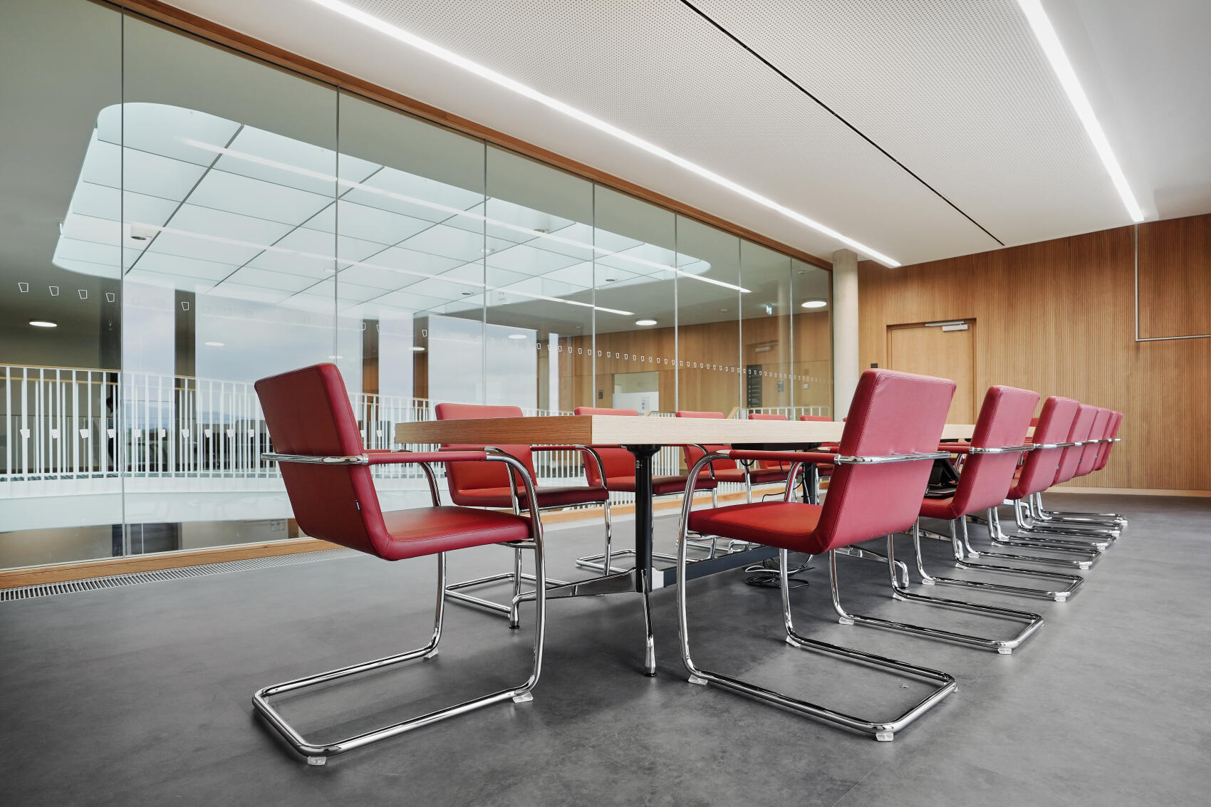 Thonet S 61 VST Freischwinger Stuhl stapelbar frei konfigurierbar