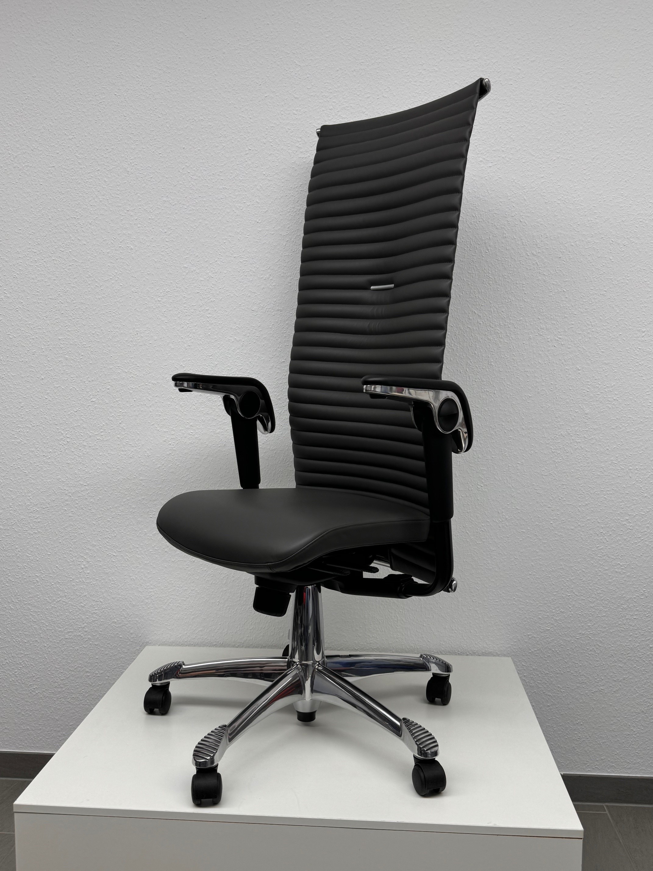 HAG Executive Ecellence Bürodrehstuhl 9331 mit Kopfstütze Ausstellungsstück