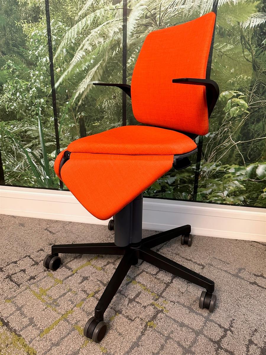 Ongo Wing Steh-Sitz-Bürostuhl Ausstellungsstück