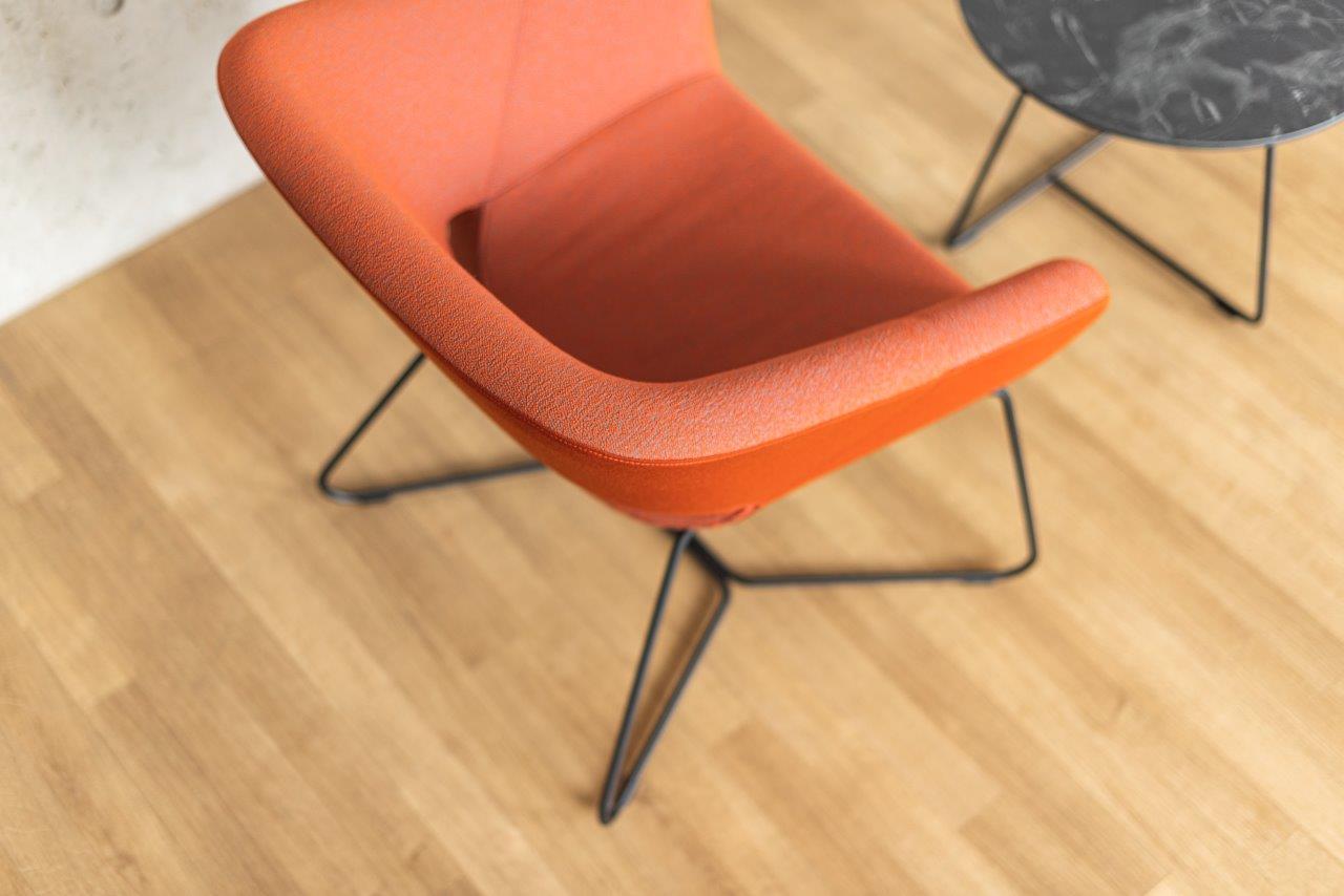 Züco Averio Loungesessel mit Kufengestell, straff gepolstert