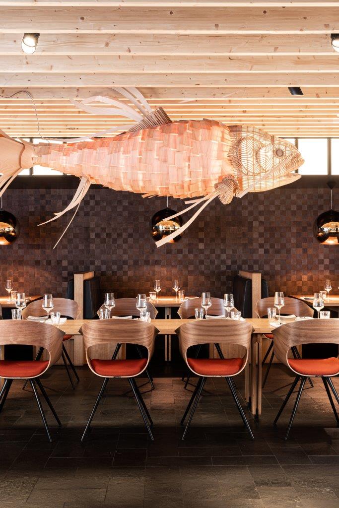 Züco Bonito Konferenzstuhl mit organischer Rückenlehne, Vierbeiner